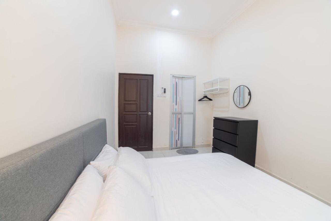 Hilmera Guesthouse Kuantan Exterior foto
